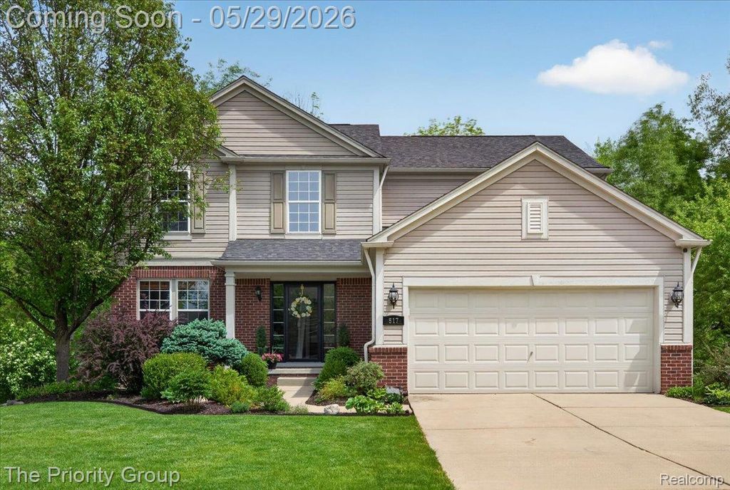 517 Deer Valley Road, Holly Village, MI 48442