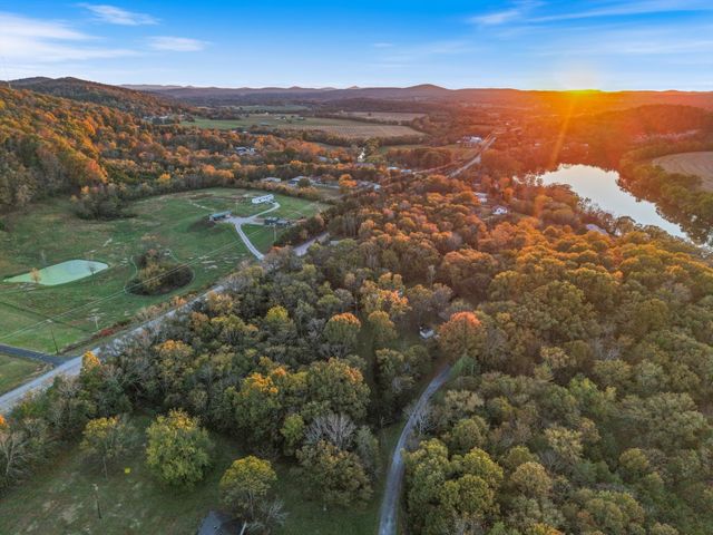 31 Volunteer Cir, Carthage, TN 37030