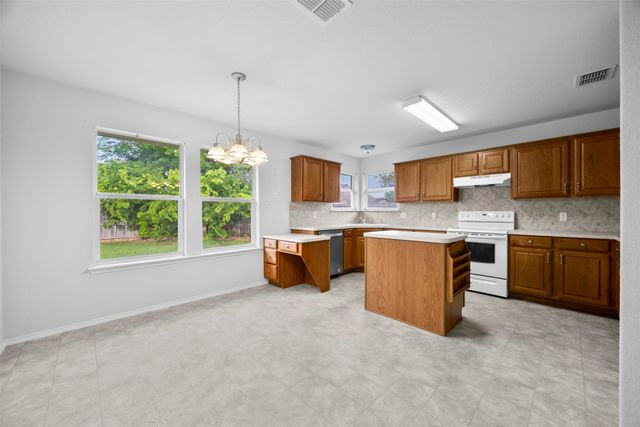 706 Hill Lane, Cleburne, TX 76033