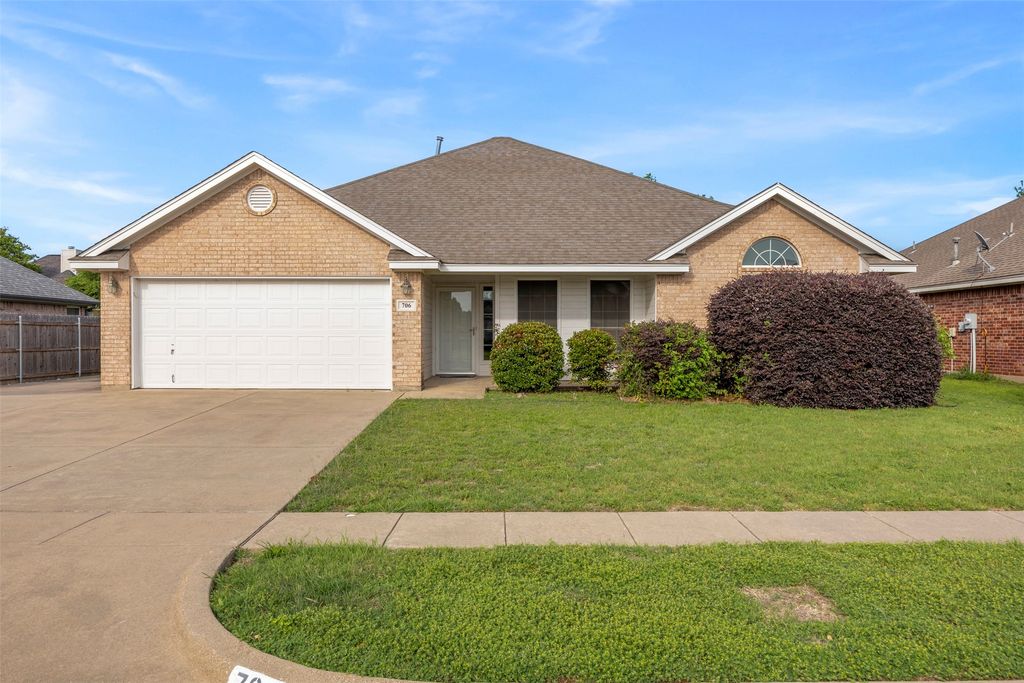 706 Hill Lane, Cleburne, TX 76033