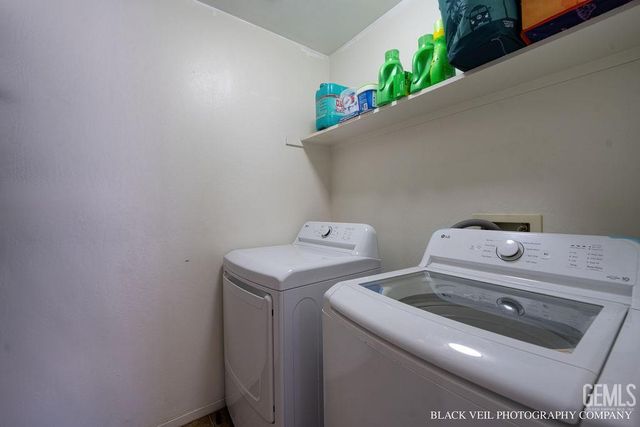 10018 Grand View Summit Drive, Bakersfield, CA 93311