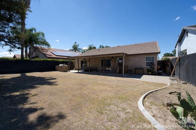 10018 Grand View Summit Drive, Bakersfield, CA 93311