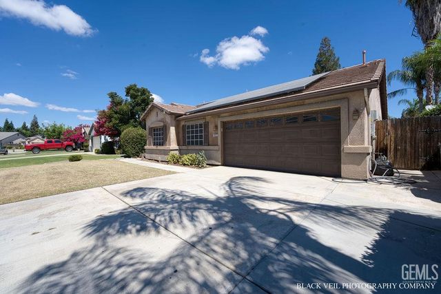 10018 Grand View Summit Drive, Bakersfield, CA 93311