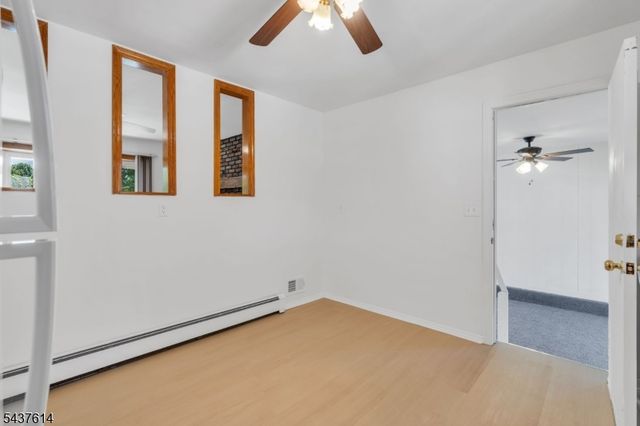 62 Louise Dr, Manville Boro, NJ 08835