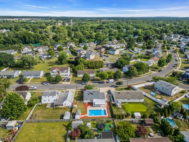 62 Louise Dr, Manville Boro, NJ 08835