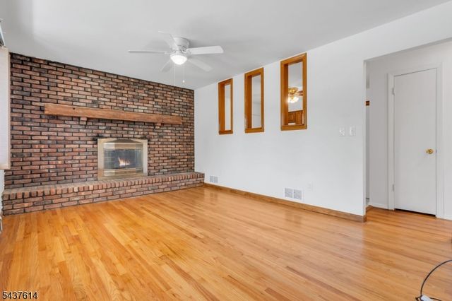 62 Louise Dr, Manville Boro, NJ 08835