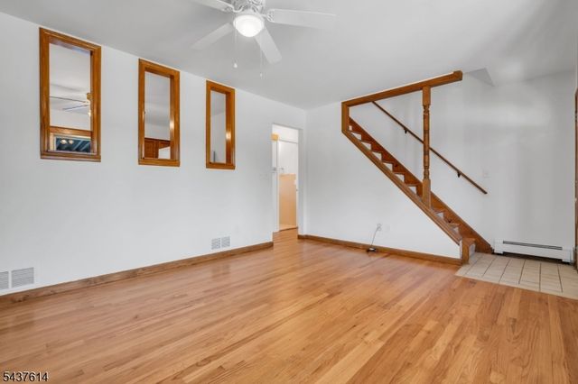 62 Louise Dr, Manville Boro, NJ 08835