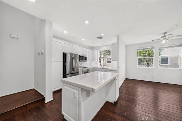 2068 Owens, Fullerton, CA 92833
