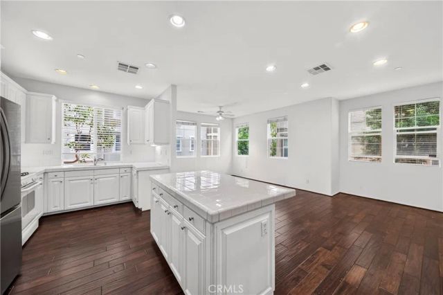 2068 Owens, Fullerton, CA 92833
