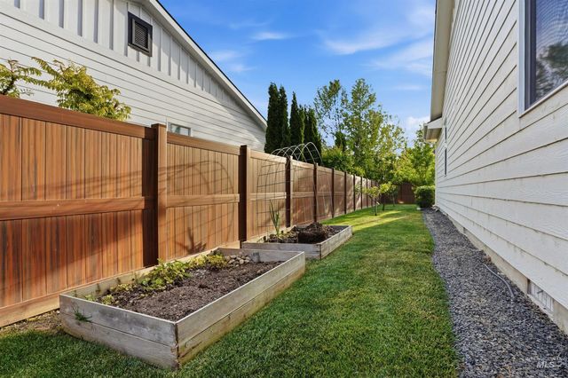 1993 N Foudy Ave, Eagle, ID 83616