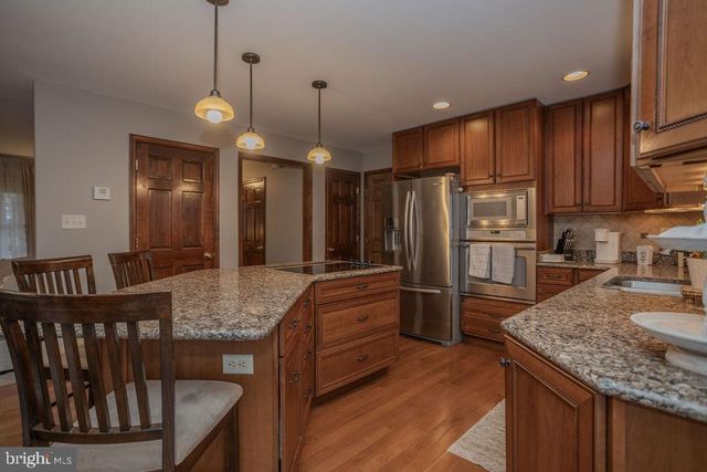 233 CARMACK DR, Chambersburg, PA 17202