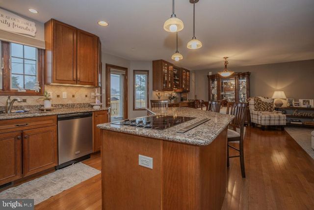 233 CARMACK DR, Chambersburg, PA 17202