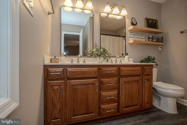 233 CARMACK DR, Chambersburg, PA 17202