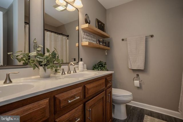 233 CARMACK DR, Chambersburg, PA 17202