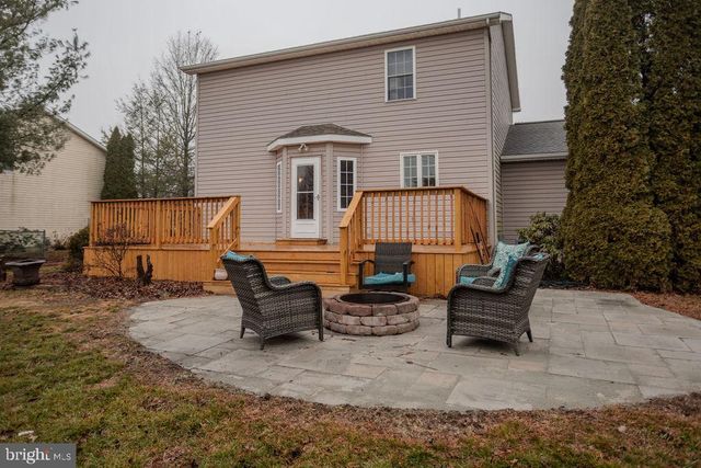 233 CARMACK DR, Chambersburg, PA 17202