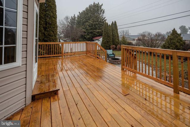 233 CARMACK DR, Chambersburg, PA 17202