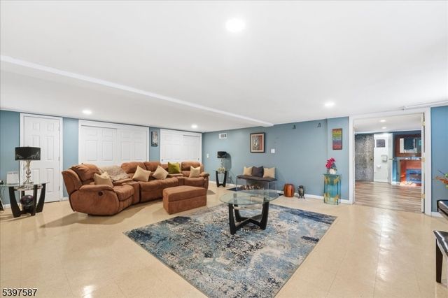 175 Weaver Ave, Bloomfield Twp., NJ 07003