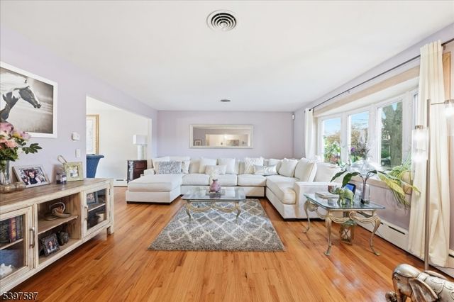 175 Weaver Ave, Bloomfield Twp., NJ 07003