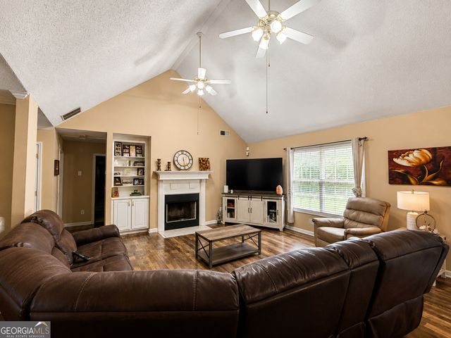35 Berkshire Keep, Covington, GA 30016