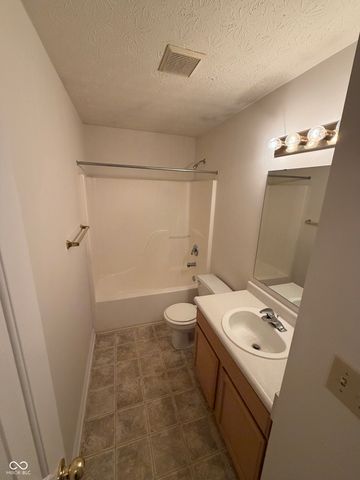 1117 Harvest Ridge Circle, Franklin, IN 46131