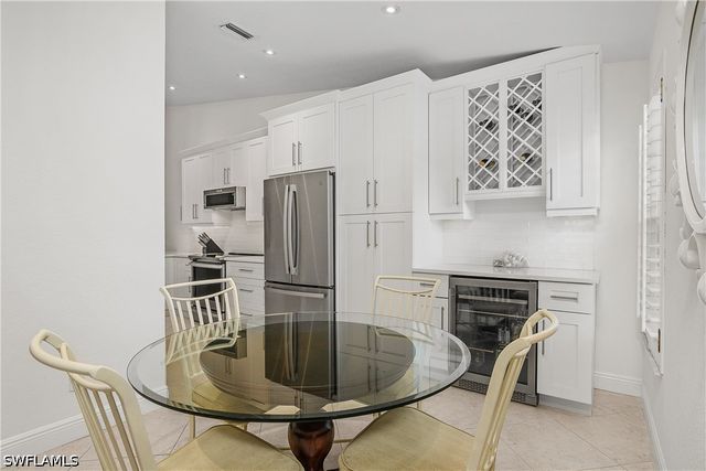 853 Tanbark DR 201, Naples, FL 34108