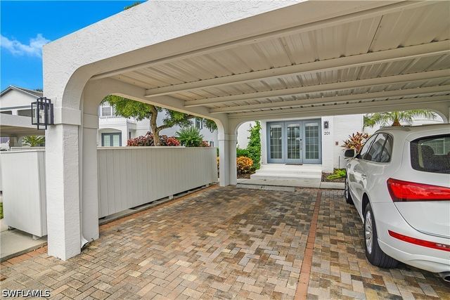 853 Tanbark DR 201, Naples, FL 34108