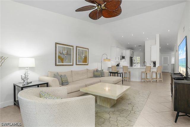 853 Tanbark DR 201, Naples, FL 34108