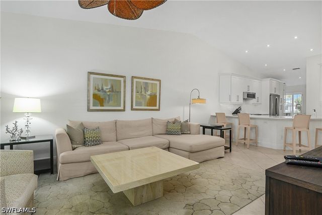 853 Tanbark DR 201, Naples, FL 34108