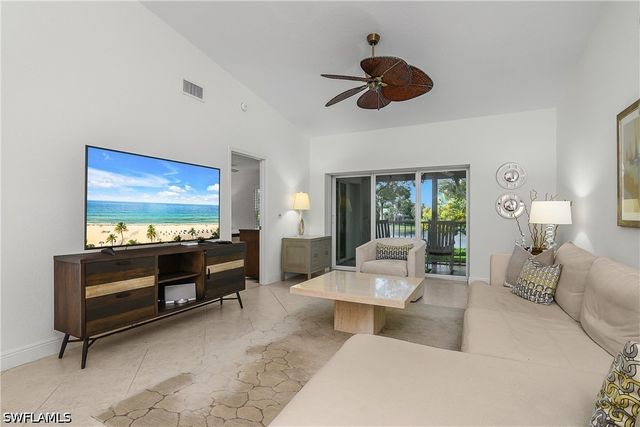 853 Tanbark DR 201, Naples, FL 34108