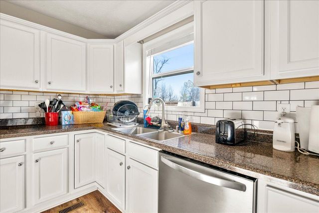 332 Hickory Ridge Drive, Corbin, KY 40701