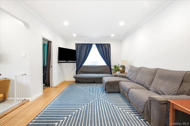 113-14 72nd Road 5P, Forest Hills, NY 11375