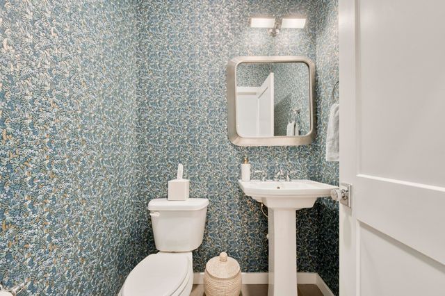 3722 E Woodhue Street, Springfield, MO 65802