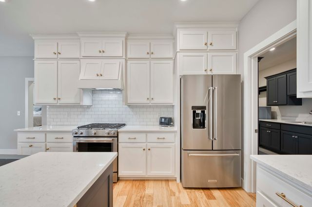 3722 E Woodhue Street, Springfield, MO 65802