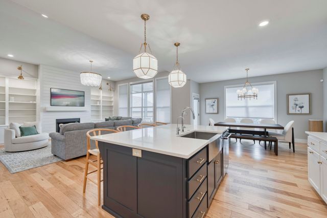 3722 E Woodhue Street, Springfield, MO 65802