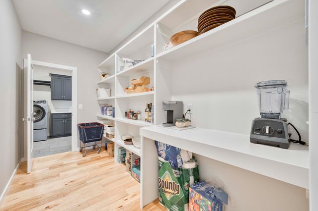 3722 E Woodhue Street, Springfield, MO 65802