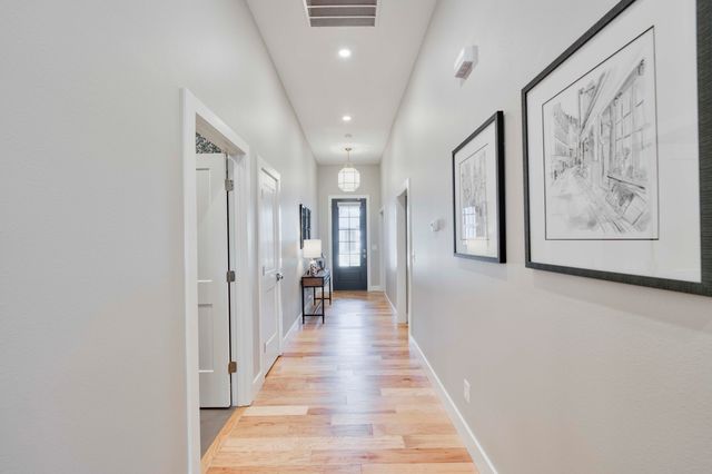 3722 E Woodhue Street, Springfield, MO 65802