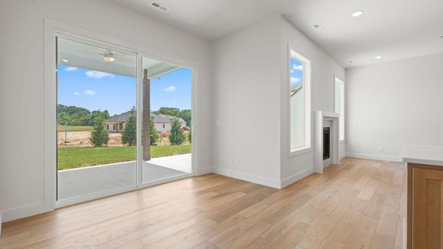 2727 EASLEY CABIN CIR, Columbia, MO 65201