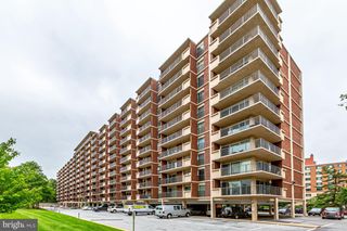 1300 ARMY NAVY DR #816, Arlington, VA 22202