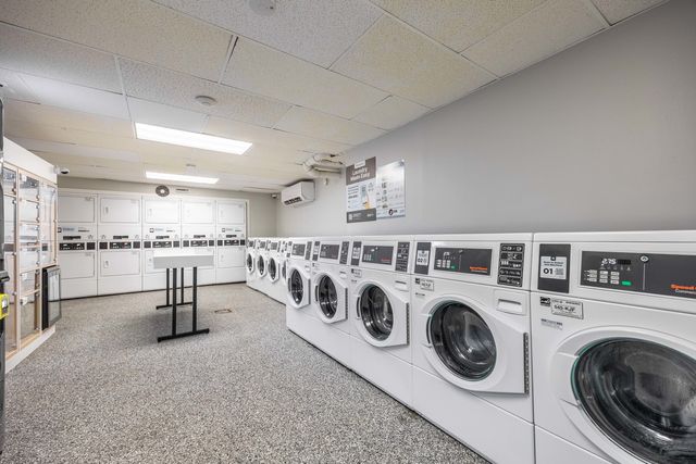 1140 N La Salle Drive 407, Chicago, IL 60610