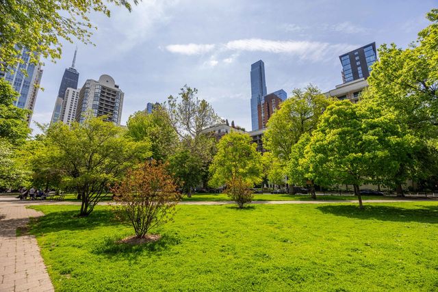 1140 N La Salle Drive 407, Chicago, IL 60610