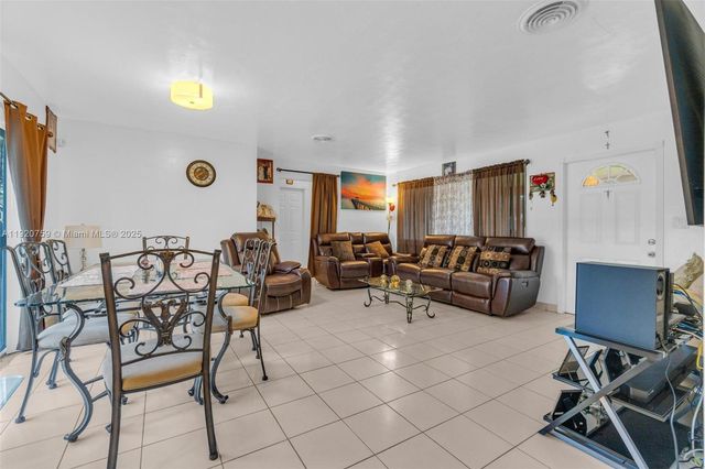 371 NE 42nd Ct, Oakland Park, FL 33334