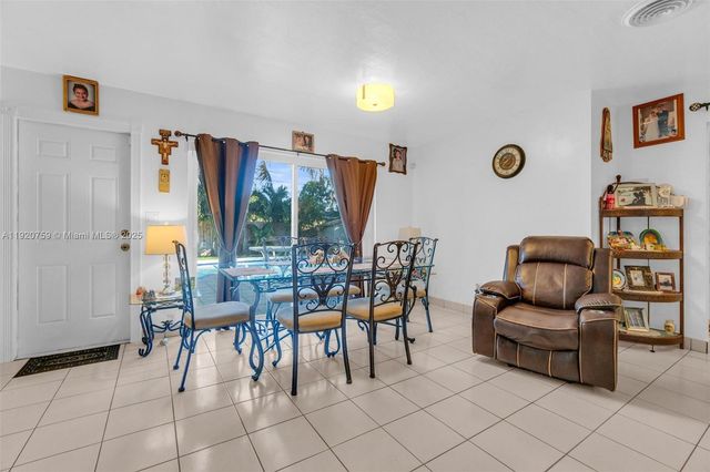 371 NE 42nd Ct, Oakland Park, FL 33334