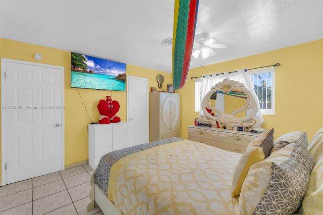 371 NE 42nd Ct, Oakland Park, FL 33334