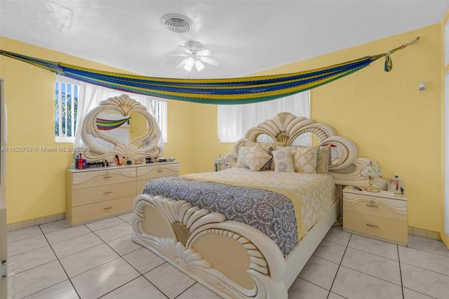 371 NE 42nd Ct, Oakland Park, FL 33334