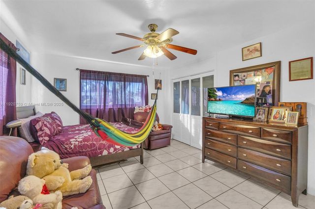 371 NE 42nd Ct, Oakland Park, FL 33334