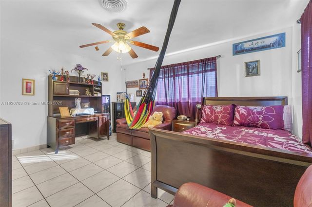 371 NE 42nd Ct, Oakland Park, FL 33334