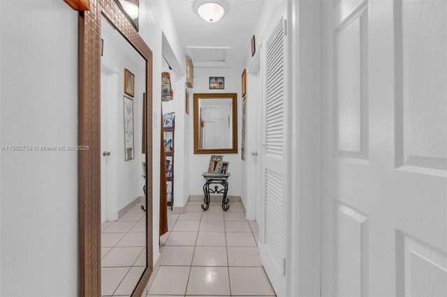 371 NE 42nd Ct, Oakland Park, FL 33334