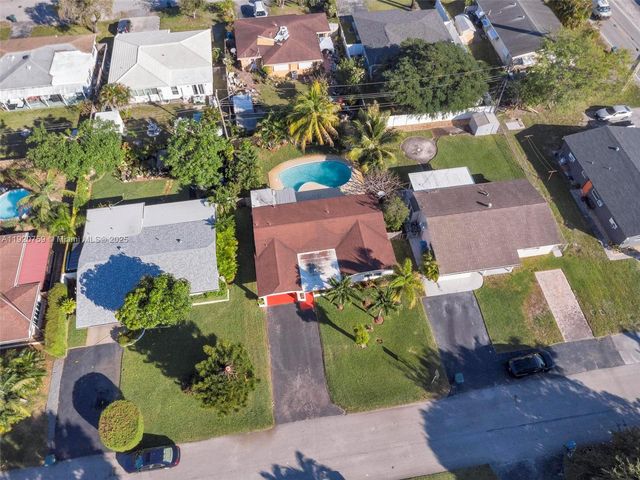 371 NE 42nd Ct, Oakland Park, FL 33334