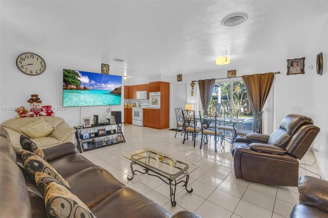 371 NE 42nd Ct, Oakland Park, FL 33334