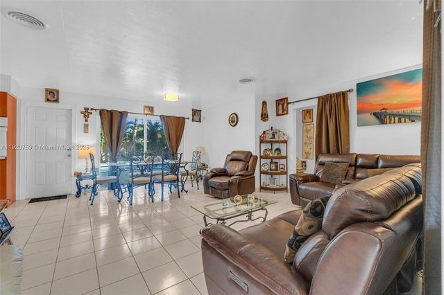 371 NE 42nd Ct, Oakland Park, FL 33334